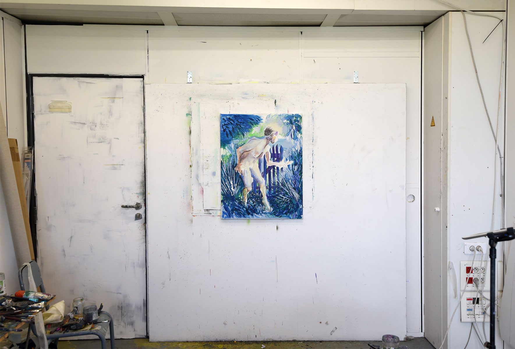 Figure-at-Gate_insitu1_patrick-simkins_artist_spray-paint_oil-paint-on-canvas_Paris_2022