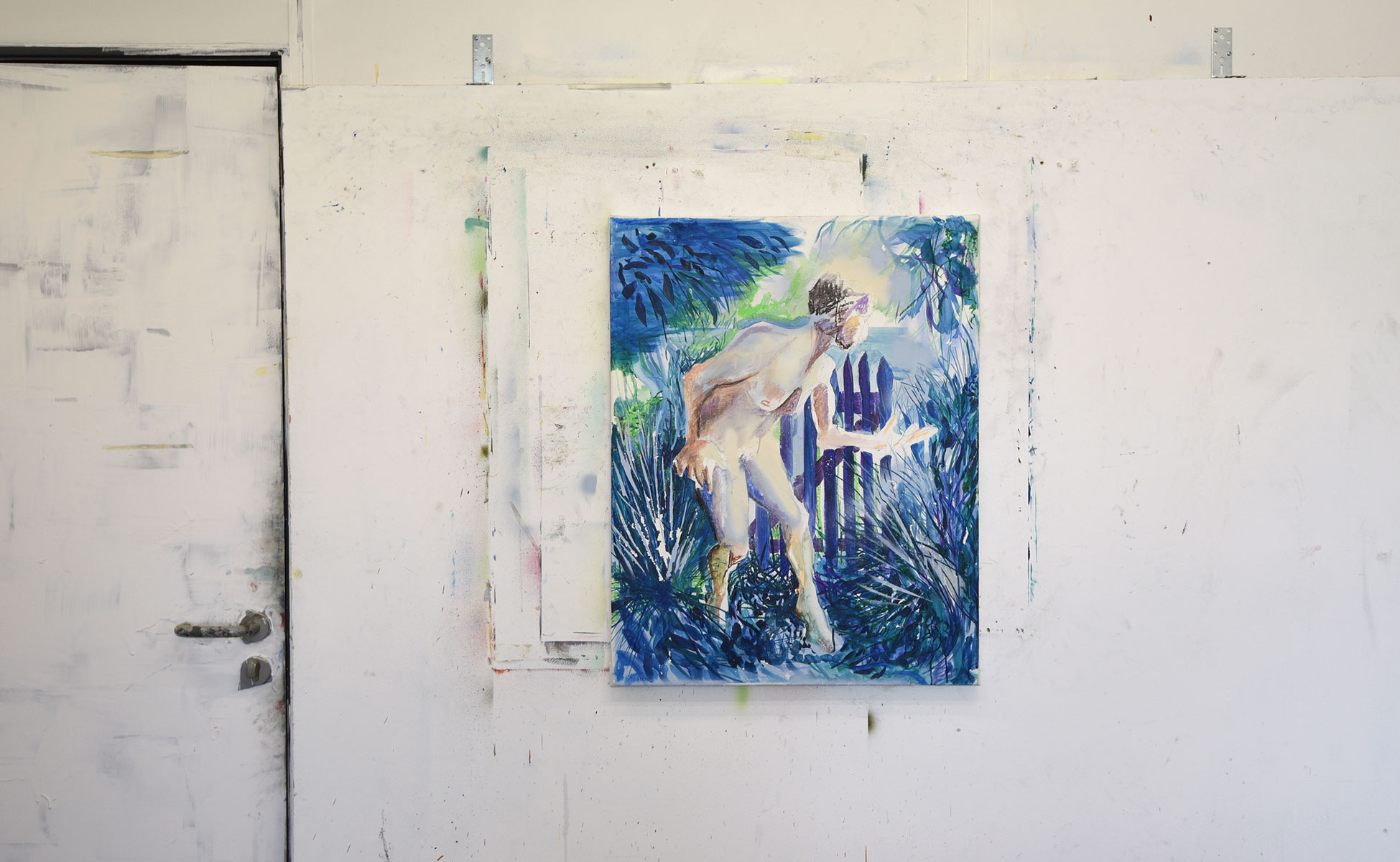 Figure-at-Gate_insitu2_patrick-simkins_artist_spray-paint_oil-paint-on-canvas_Paris_2022